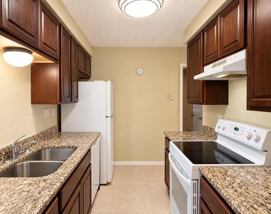 7702 Northcrest Blvd - Photo Thumbnail 6