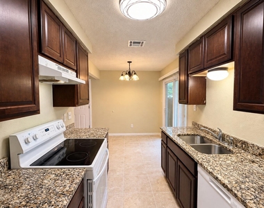 7702 Northcrest Blvd - Photo Thumbnail 7