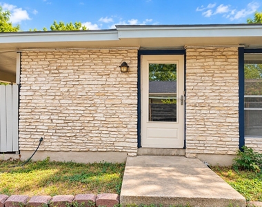 7702 Northcrest Blvd - Photo Thumbnail 2