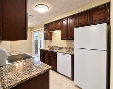 7702 Northcrest Blvd - Photo Thumbnail 8