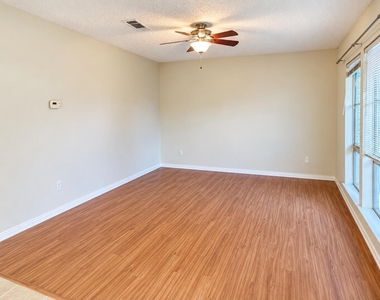 7702 Northcrest Blvd - Photo Thumbnail 3