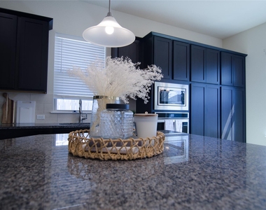 3750 E Palm Valley Blvd - Photo Thumbnail 16