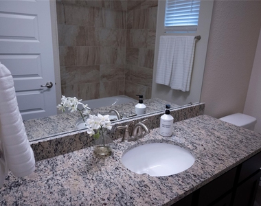 3750 E Palm Valley Blvd - Photo Thumbnail 7