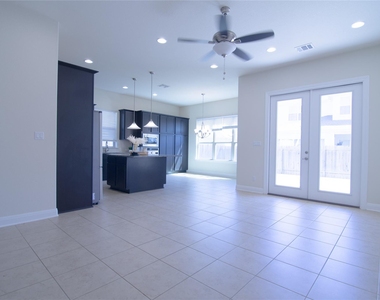 3750 E Palm Valley Blvd - Photo Thumbnail 18