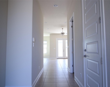 3750 E Palm Valley Blvd - Photo Thumbnail 15