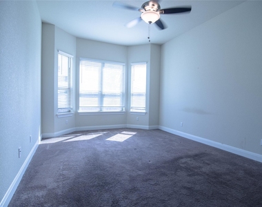 3750 E Palm Valley Blvd - Photo Thumbnail 19