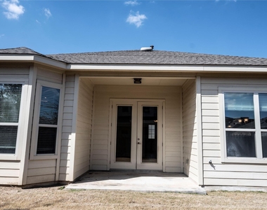 3750 E Palm Valley Blvd - Photo Thumbnail 12