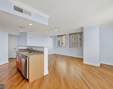 414 Water Street - Photo Thumbnail 8