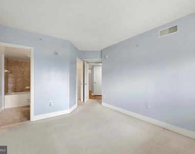 414 Water Street - Photo Thumbnail 11