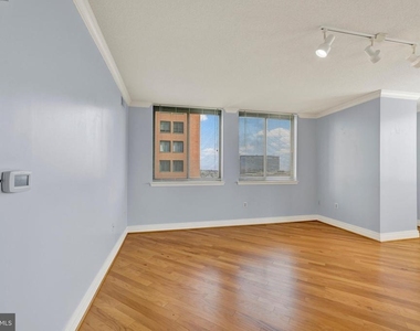 414 Water Street - Photo Thumbnail 4