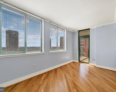 414 Water Street - Photo Thumbnail 5