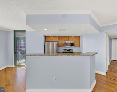 414 Water Street - Photo Thumbnail 6