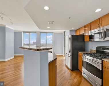 414 Water Street - Photo Thumbnail 2