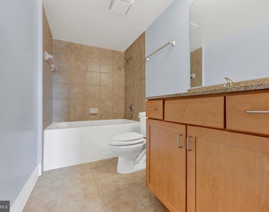 414 Water Street - Photo Thumbnail 12