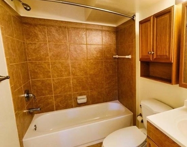 2225 Brookfield Avenue - Photo Thumbnail 12