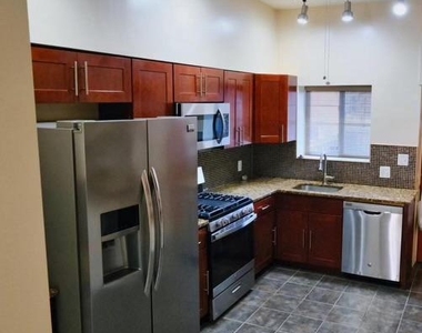 2225 Brookfield Avenue - Photo Thumbnail 5