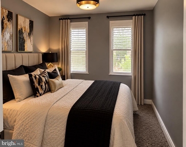 2558 W Baltimore Street - Photo Thumbnail 2