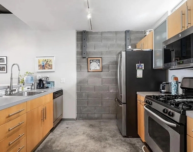 4801 S Congress Ave - Photo Thumbnail 2