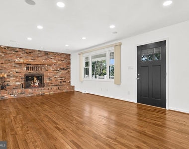 7718 Suitt Drive - Photo Thumbnail 16