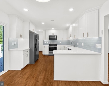 7718 Suitt Drive - Photo Thumbnail 19