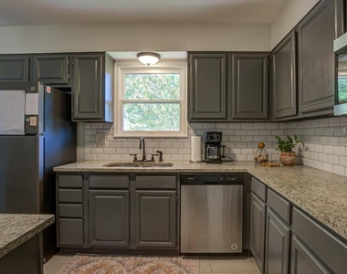 167 Hatcher Ave - Photo Thumbnail 6