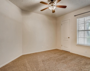 3742 Newland Dr - Photo Thumbnail 8