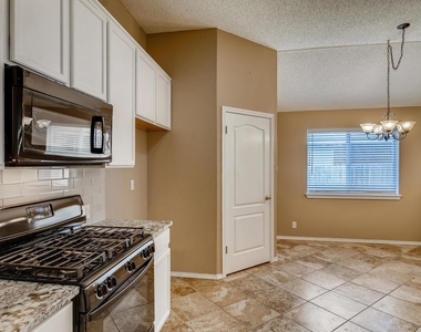 3742 Newland Dr - Photo Thumbnail 4