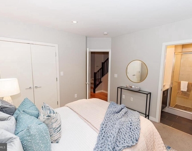 1034 Otis Street Ne - Photo Thumbnail 24