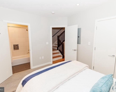 1034 Otis Street Ne - Photo Thumbnail 18