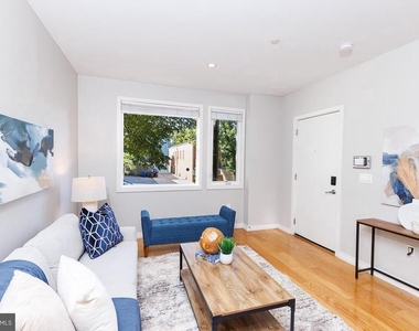 1034 Otis Street Ne - Photo Thumbnail 6