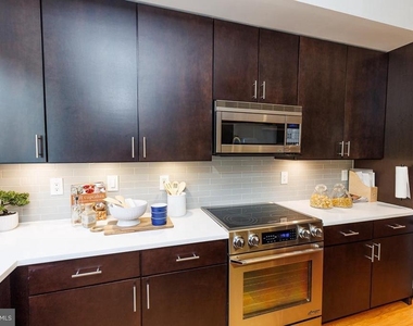 1034 Otis Street Ne - Photo Thumbnail 9