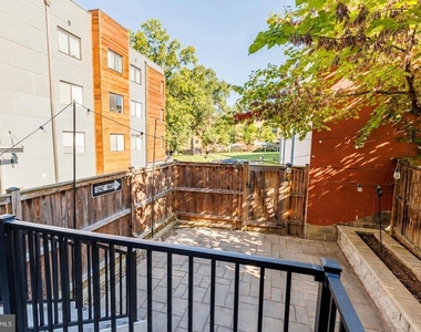 1034 Otis Street Ne - Photo Thumbnail 30