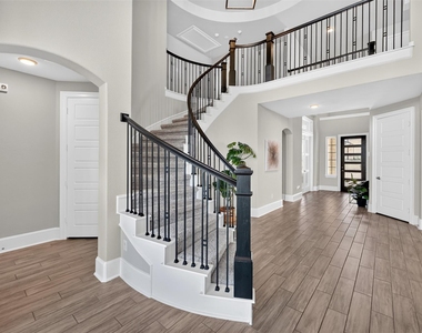2400 Sunset Vista Cir - Photo Thumbnail 15