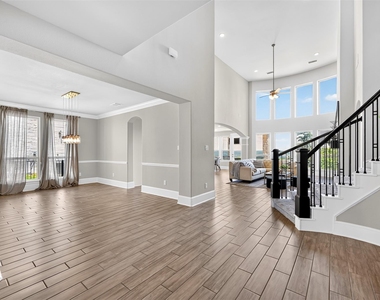 2400 Sunset Vista Cir - Photo Thumbnail 22
