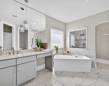2400 Sunset Vista Cir - Photo Thumbnail 26