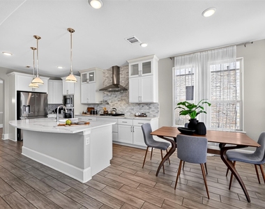 2400 Sunset Vista Cir - Photo Thumbnail 1