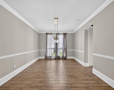 2400 Sunset Vista Cir - Photo Thumbnail 23