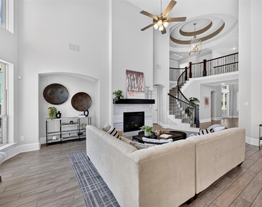 2400 Sunset Vista Cir - Photo Thumbnail 5