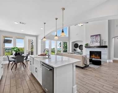 2400 Sunset Vista Cir - Photo Thumbnail 4