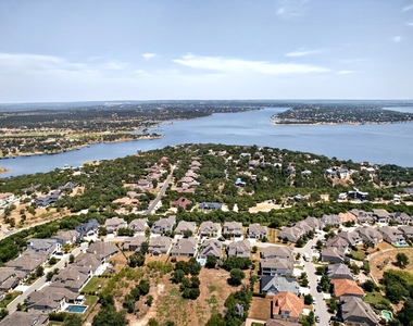 2400 Sunset Vista Cir - Photo Thumbnail 11