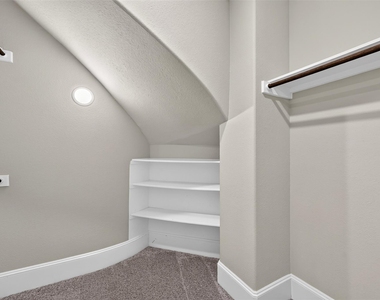 2400 Sunset Vista Cir - Photo Thumbnail 28