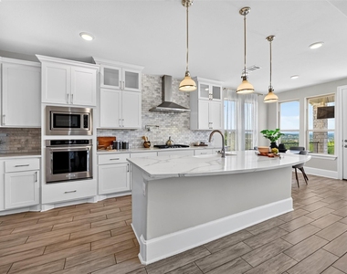 2400 Sunset Vista Cir - Photo Thumbnail 21