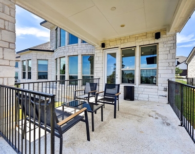 2400 Sunset Vista Cir - Photo Thumbnail 13