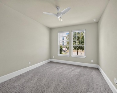 2400 Sunset Vista Cir - Photo Thumbnail 33