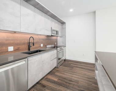 4315 S Congress Ave - Photo Thumbnail 9