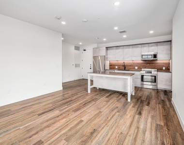 4315 S Congress Ave - Photo Thumbnail 4