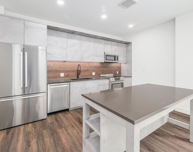 4315 S Congress Ave - Photo Thumbnail 10