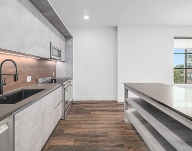 4315 S Congress Ave - Photo Thumbnail 11