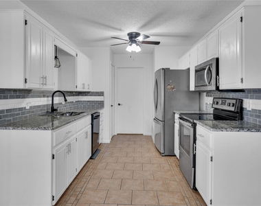 3209 Windfield Dr - Photo Thumbnail 4