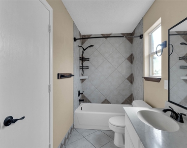3209 Windfield Dr - Photo Thumbnail 7